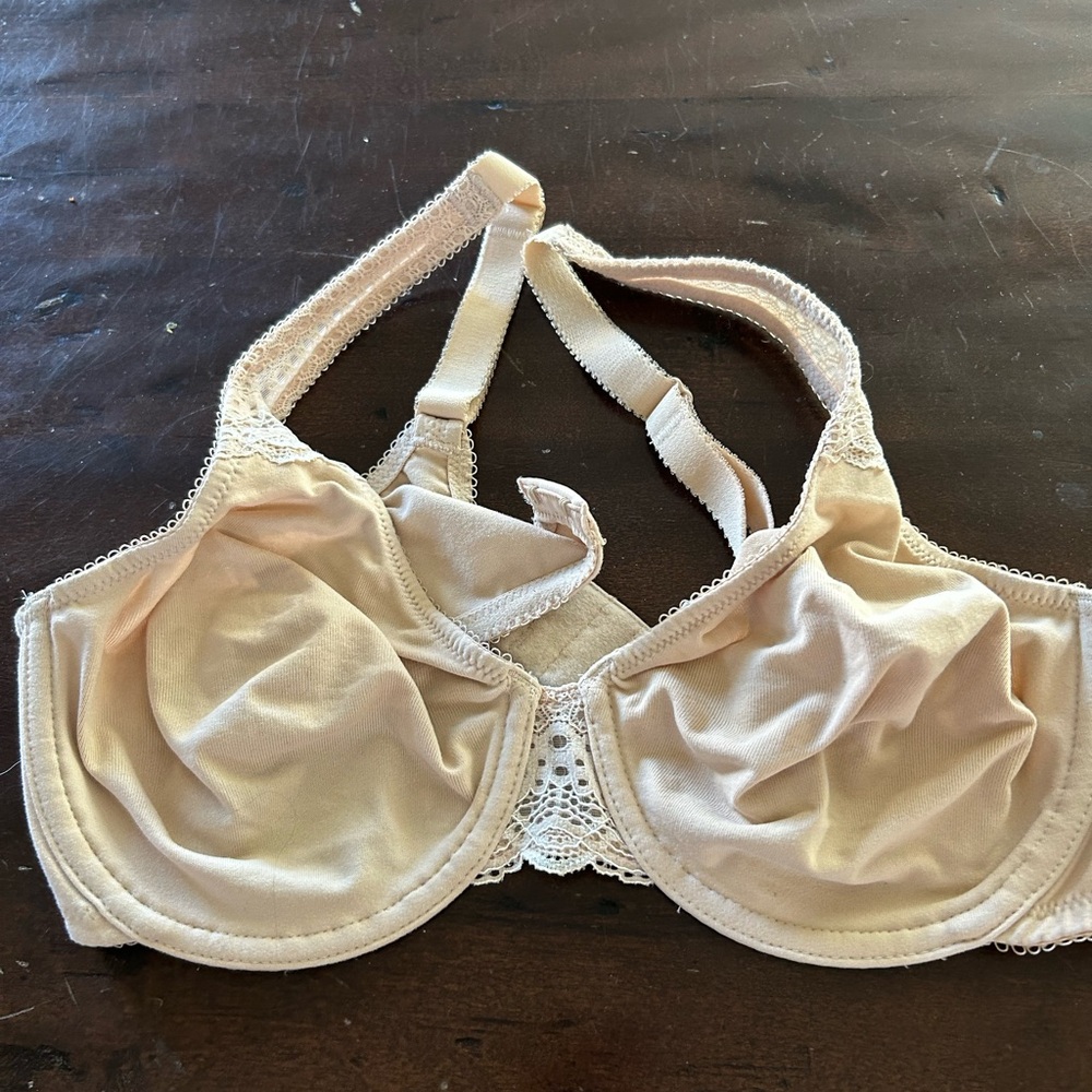 Wacoal Bra with Lace Detail - 38C